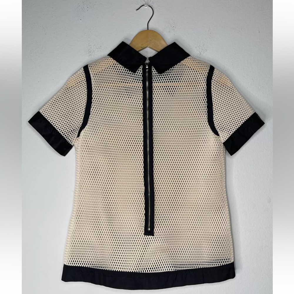 Gracia Short Sleeved perforated blouse Top. Size: M